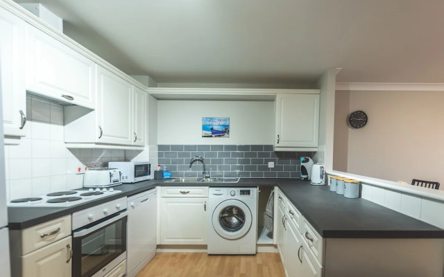 Vespasian Quay - Balcony overlooking the River Itchen - Secure & private parking