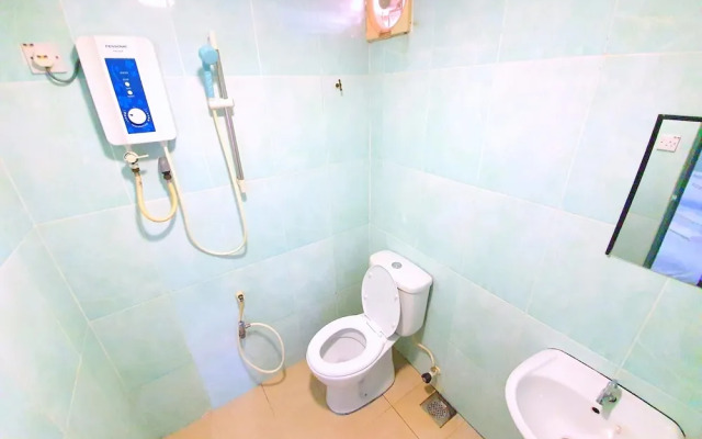 OYO 89737 Hotel Tishoa