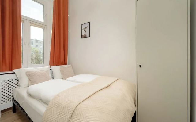 Apartment With Mezzanine by Renters