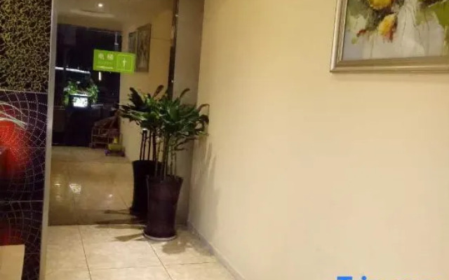 Kunshan Rongding Hotel (Yushan Square Subway Station Branch)