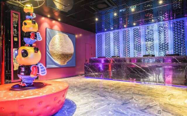 Yantai Huarui Danfeng Holiday Hotel