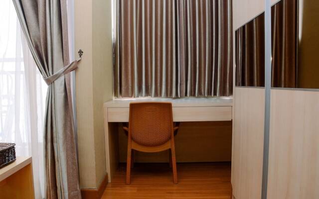 Cozy Living Studio at Cosmo Terrace Apartment