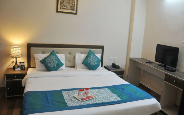 Season 4 by OYO Rooms