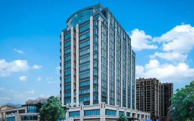 VIP House Hotel (Pinghe store)