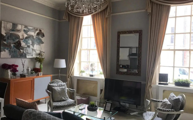 City Centre Luxury Georgian-style Apt