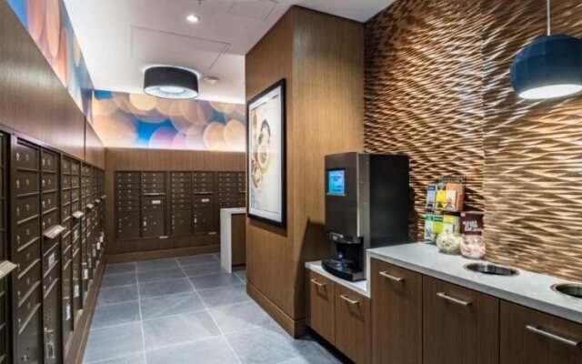 Global Luxury Suites at Woodmont Triangle South