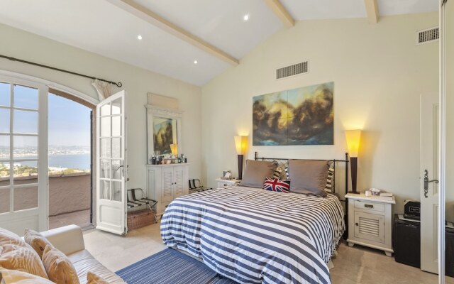Cannes Mandelieu Lovely 6-Bed Villa