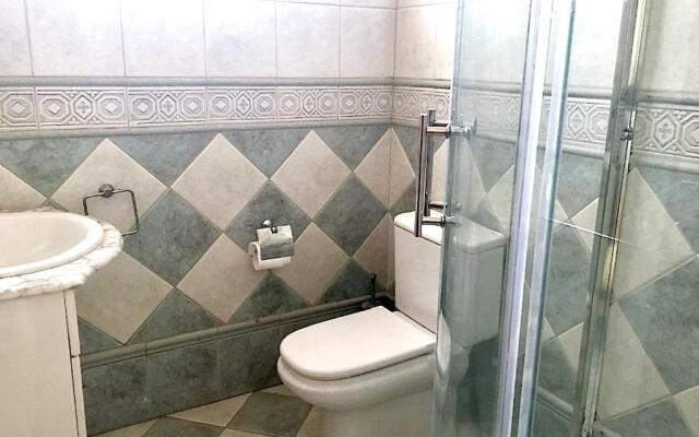 Detached villa, private pool only 10 minutes to beaches