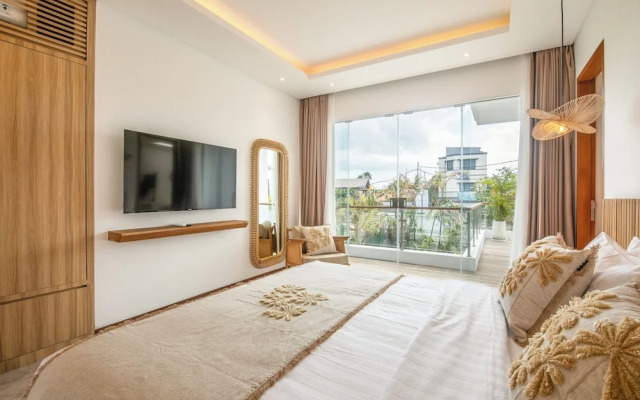 Coastal Comfort: Cozy 4BR Villa, 5 Min Walk to Finns Beach