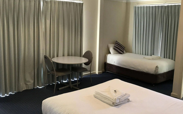 Orange Motor Lodge