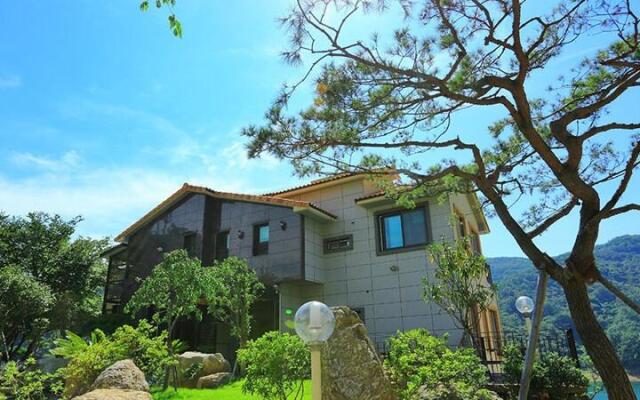 Hwanggeumhosutga pension