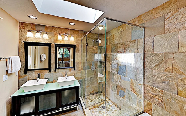 Charming & Warm Private 'in-Town' Home by RedAwning