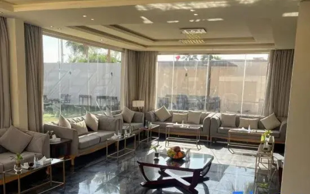 Tola Holiday House Al Rimal