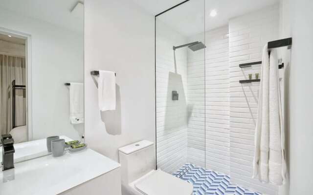 w Stylish 2BR in Plaza Herrera