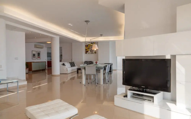 Blue Oasis Luxury Villa