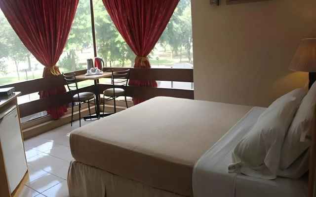 Elegant Circle Inn