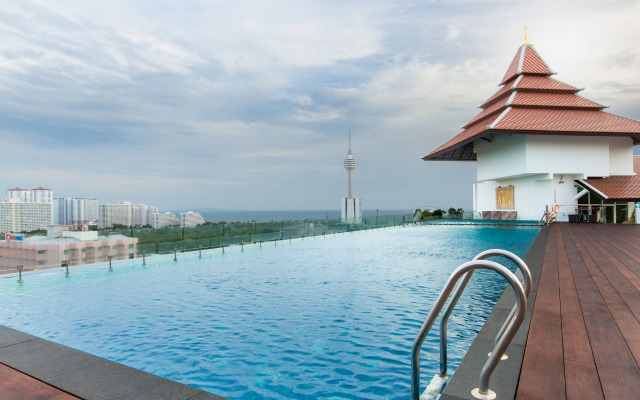 Aiyara Grand Hotel