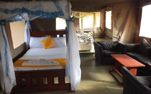 Explore Nature Mara Lodge