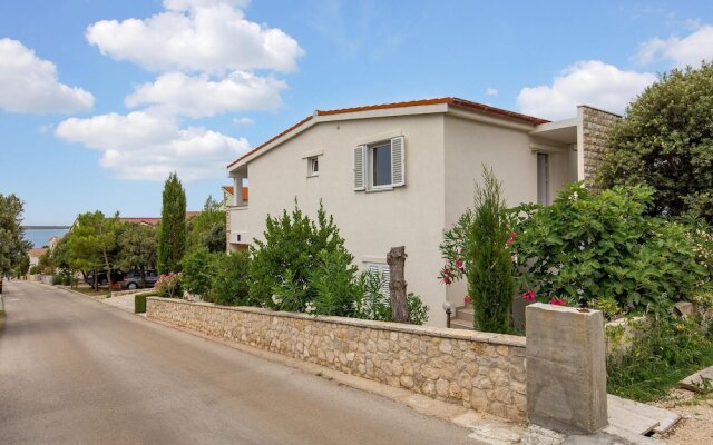Amazing Home in Mandre With Wifi and 1 Bedrooms