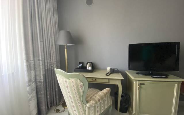 SL'otel im Parforcehaus