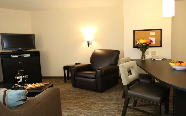 Candlewood Suites East Lansing by IHG