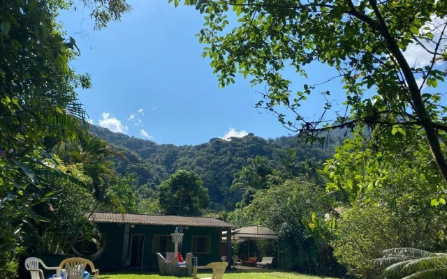 Sítio Grande Mãe com cachoeira e piscina