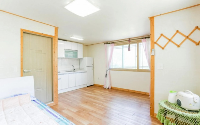 Jecheon Haereul Pumeun Dal Pension