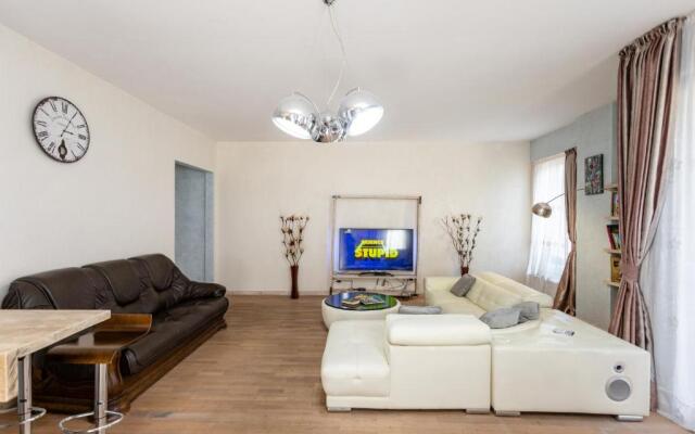 Luxury 4 Bedroom Apartment