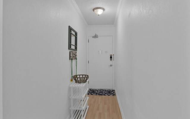 Beachy Days Escape - Cozy Haven Steps From Beach!