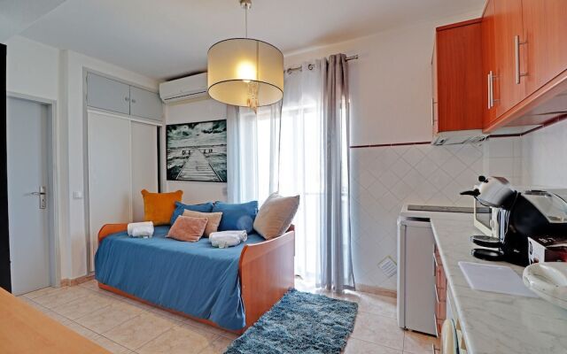 Faro Airport Flat 2 by Homing