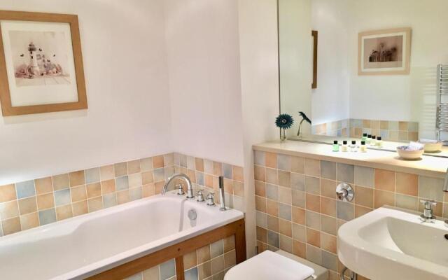 301 Riverview Apartment