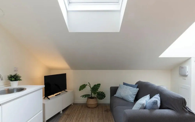 notaMi - Bright Attic M4 - 2 Bedrooms