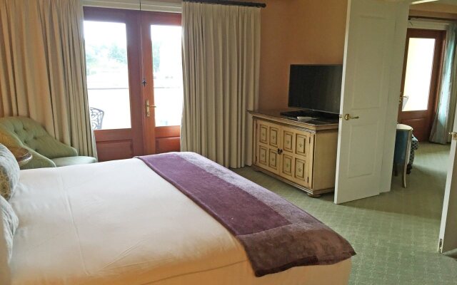 Delamar Greenwich Harbor