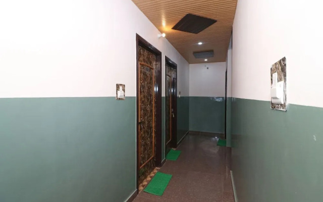 OYO 2407 Hotel Gera's M1