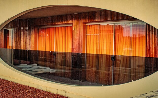 Cocoon Hotel & Lounge