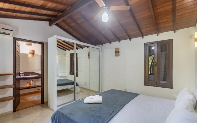 House w/ 3 Suites 400m From Mucuge Beach Mcg0006