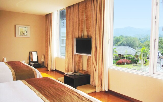 Young Lake Resort