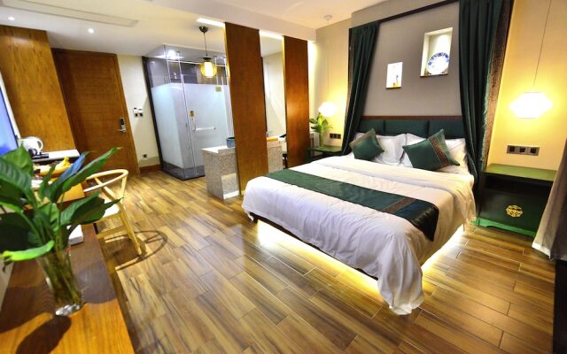 CTN LiRiver Boutique Hotel