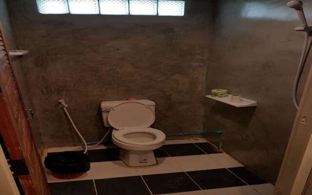 Shut Eye Party Hostel - Adults Only