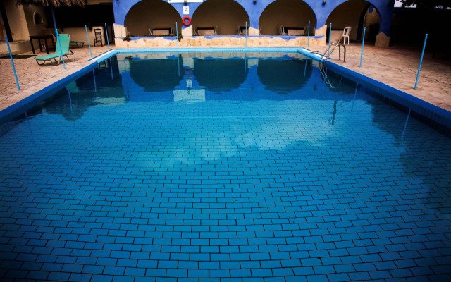 Coriva Beach Hotel & Bungalows