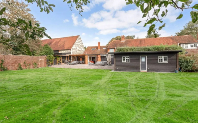 Crazy Fox Garden Cabin - From 120 Per Night