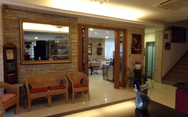 Primrose Residence Hotel