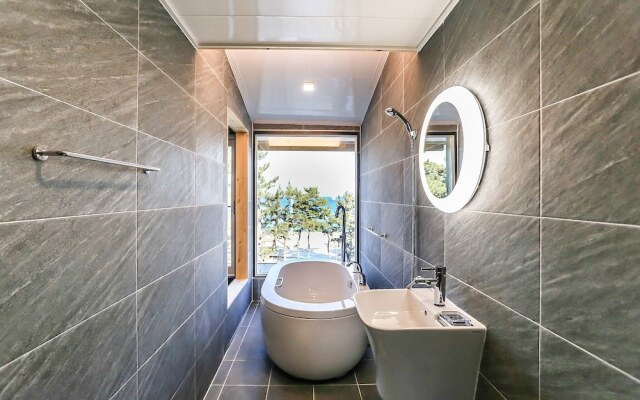 Gangneung Gyeongpodae Wynn