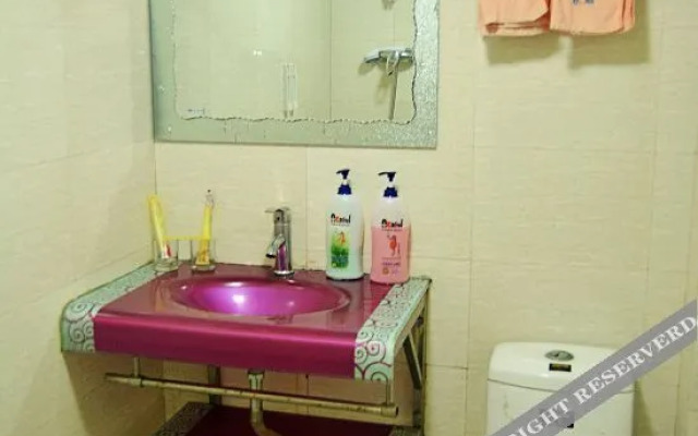 Oyo Ronghua Hostel