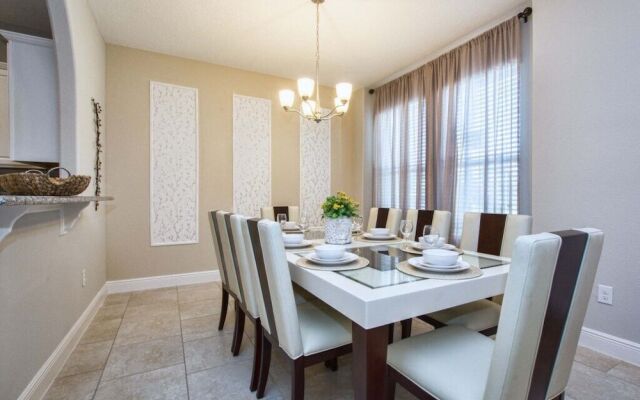 Solterra - 6 Bedrooms House w/pool-7040SR Home by RedAwning