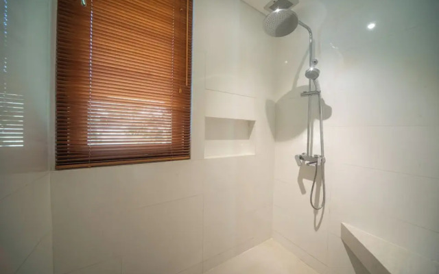 Luxury 4 Bedroom Bella Vista Villa