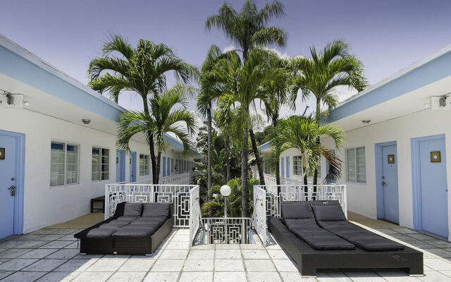Aqua Hotel & Suites