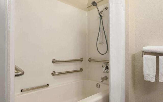 Baymont Inn & Suites by Wyndham Swanton/Toledo Airport