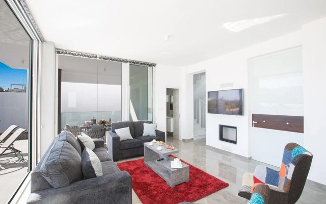 Villa Neve AQ Ol14