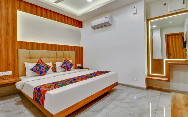 Fabhotel Prime Purple Orchid